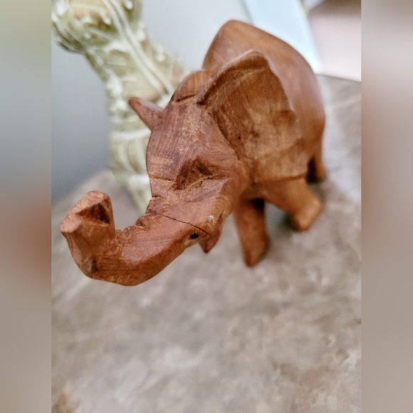Wood Elephant Hand Carved Teak Figure Decoration Made in Kenya 6"× 3.5" - Picture 8 of 12